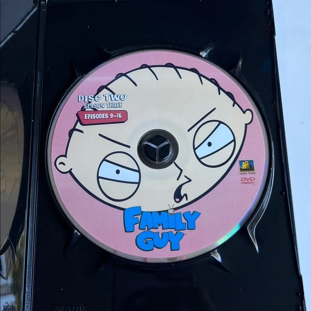 Family Guy Volume 2 Season 3 - Picture 10 of 11